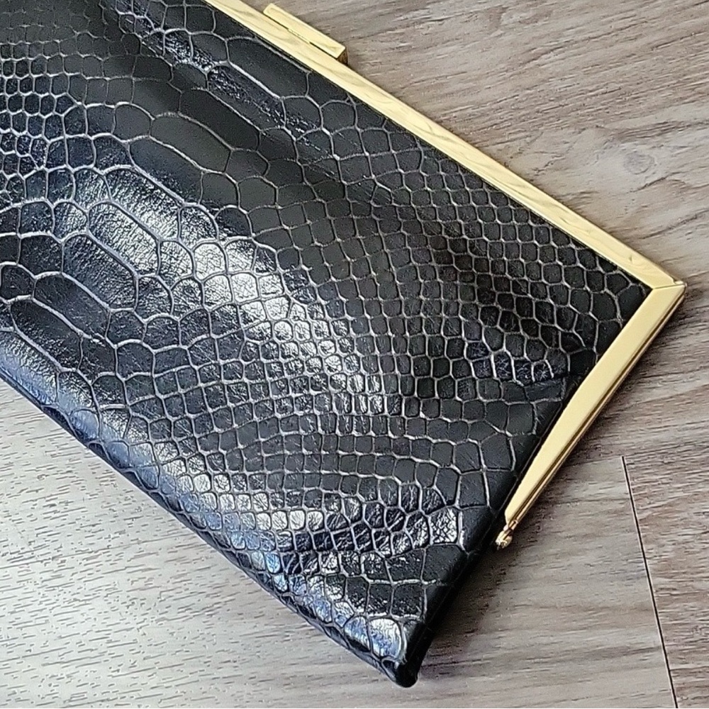 Hobo International Snakeskin Python Embossed Clut… - image 3